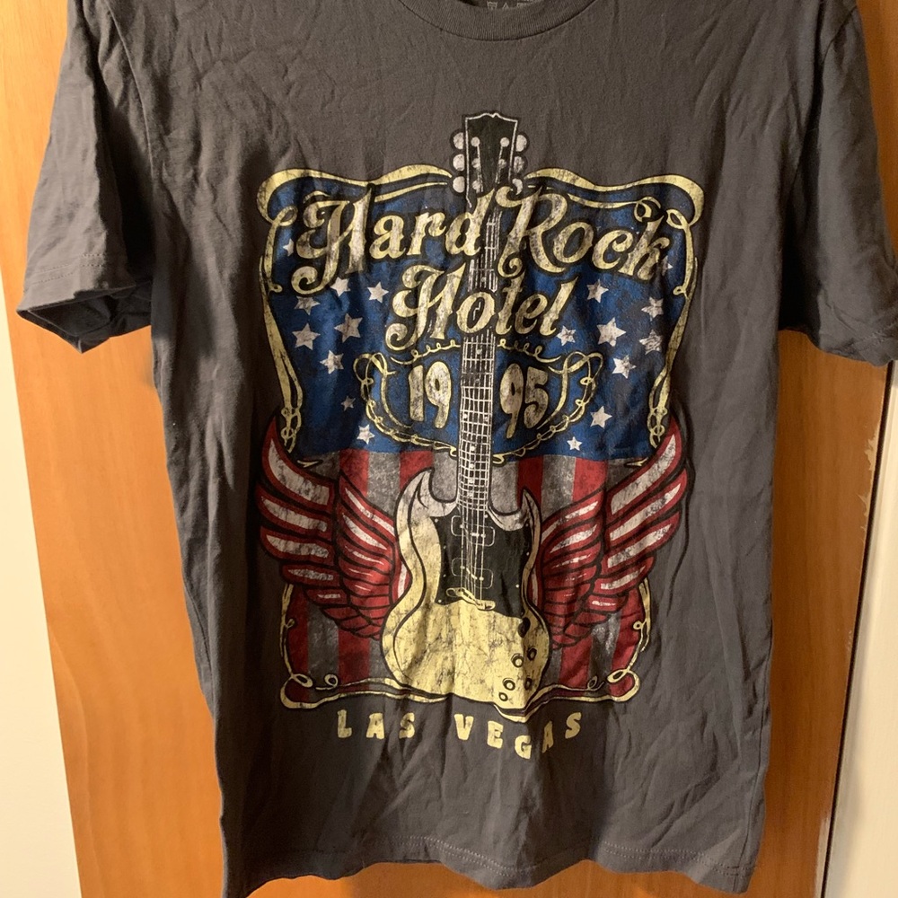 Hard Rock Cafe American Flag Guitar 1965 Las Vegas T-shirt